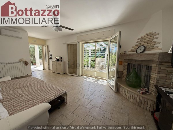 casa indipendente in vendita a Torricella