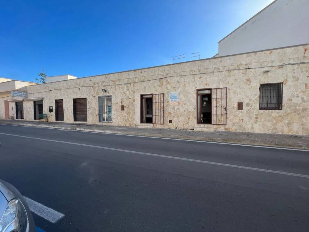 intera palazzina in vendita a Torricella in zona Monacizzo