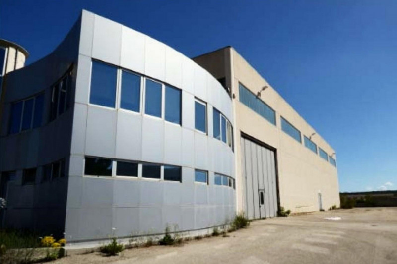 locale commerciale in vendita a Torricella