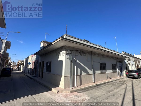 casa indipendente in vendita a Torricella