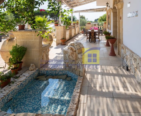 casa indipendente in vendita a Torricella in zona Monacizzo