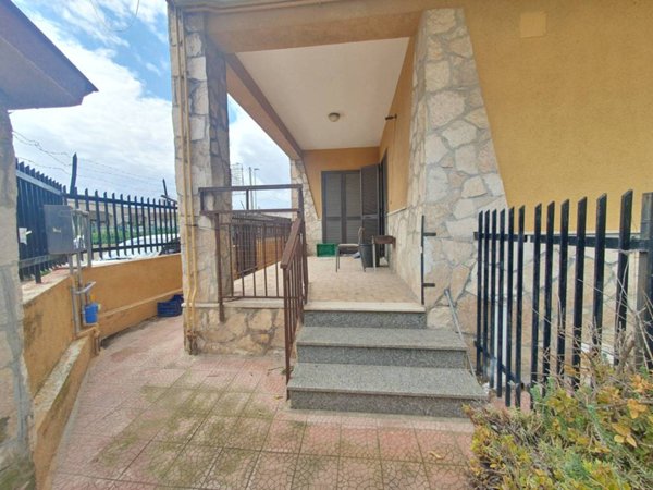 casa indipendente in vendita a Statte