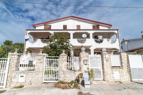 casa indipendente in vendita a Statte