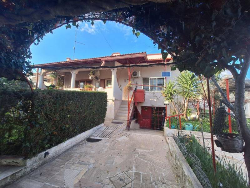 casa indipendente in vendita a Statte