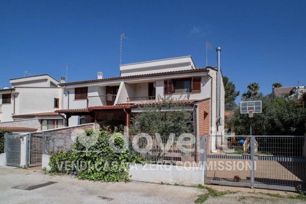 casa indipendente in vendita a Statte