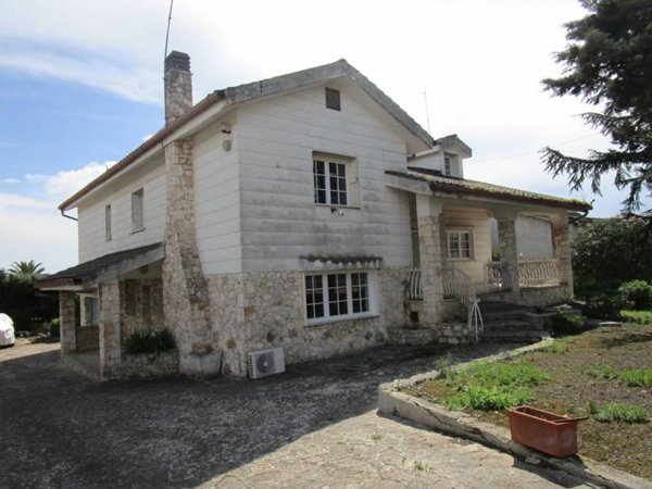 casa indipendente in vendita a Statte