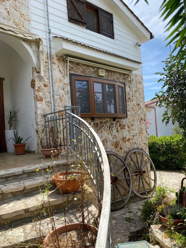 casa indipendente in vendita a Statte