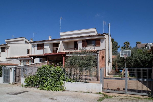 casa indipendente in vendita a Statte