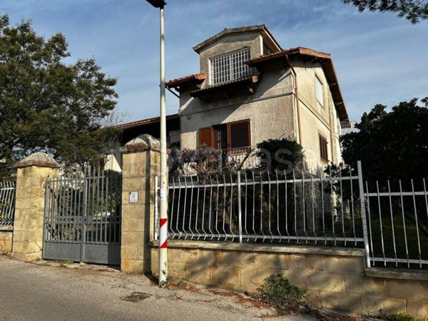 casa indipendente in vendita a Statte