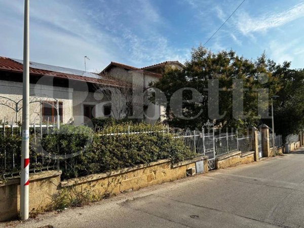 casa indipendente in vendita a Statte