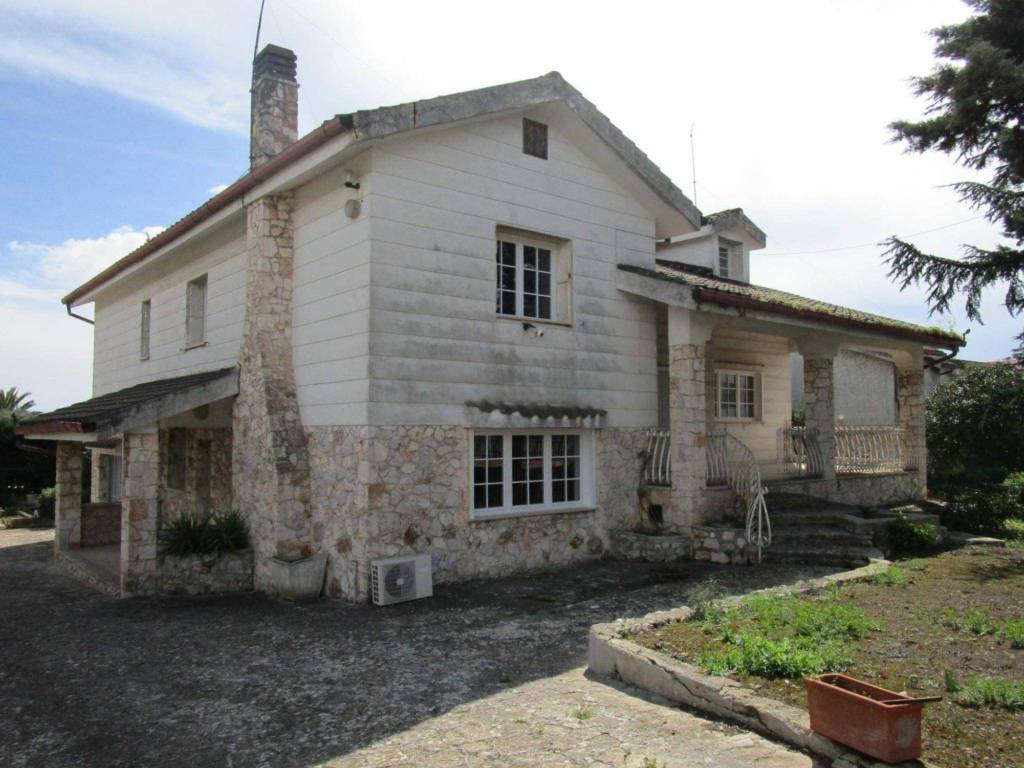 casa indipendente in vendita a Statte