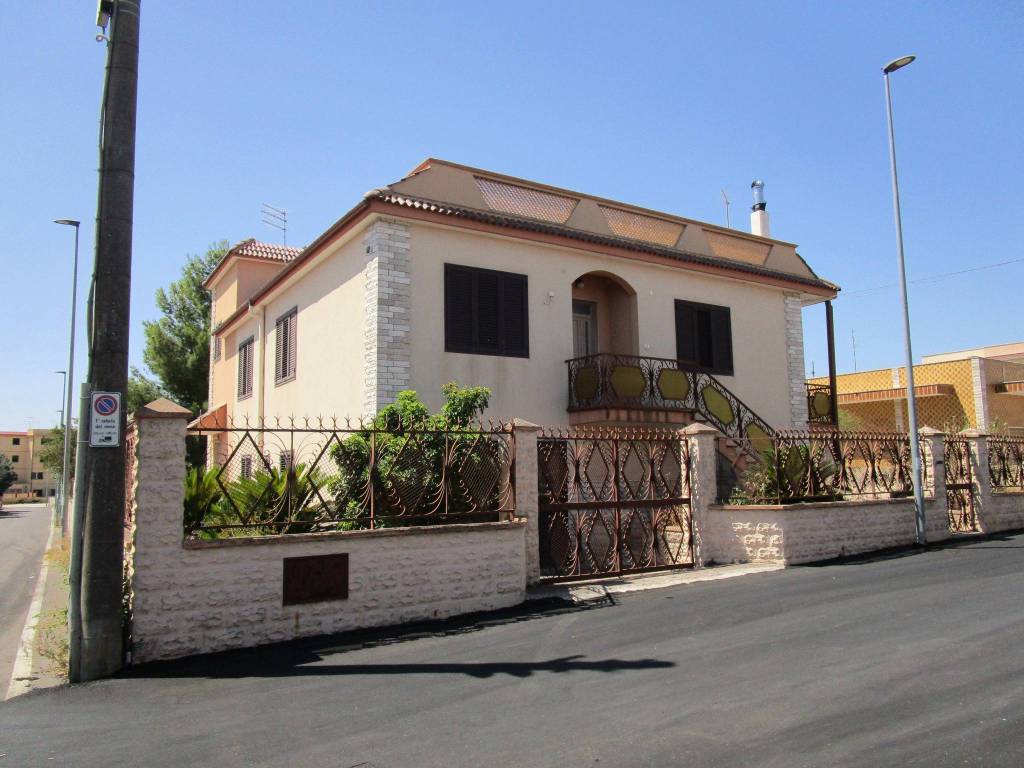 casa indipendente in vendita a Statte