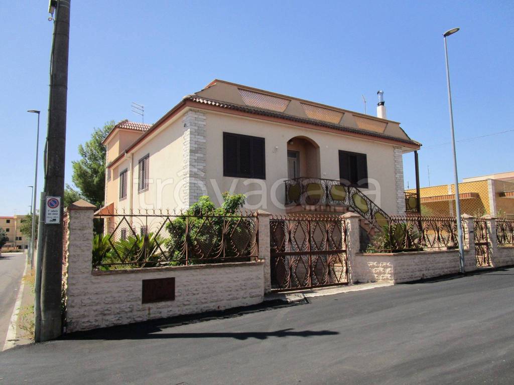 casa indipendente in vendita a Statte