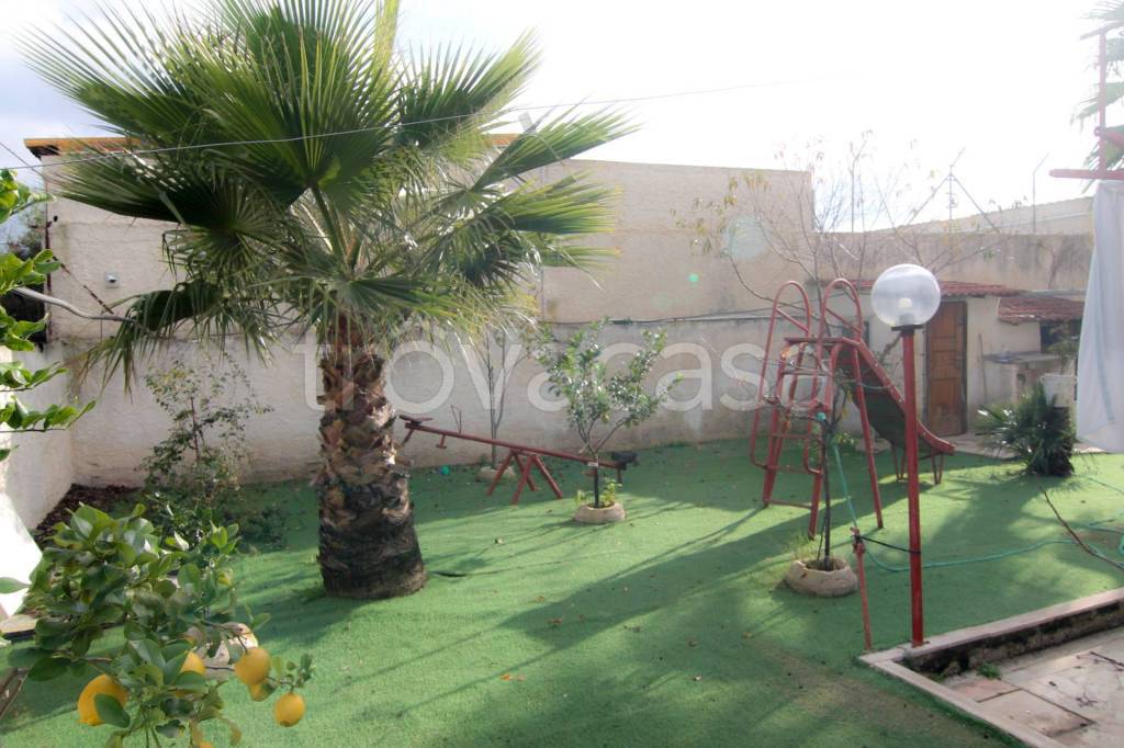 casa indipendente in vendita a Statte