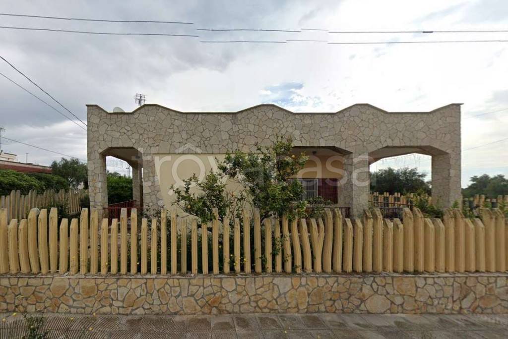 casa indipendente in vendita a Statte