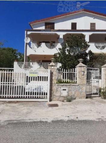 casa indipendente in vendita a Statte
