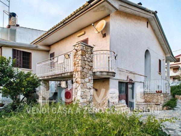 casa indipendente in vendita a Statte