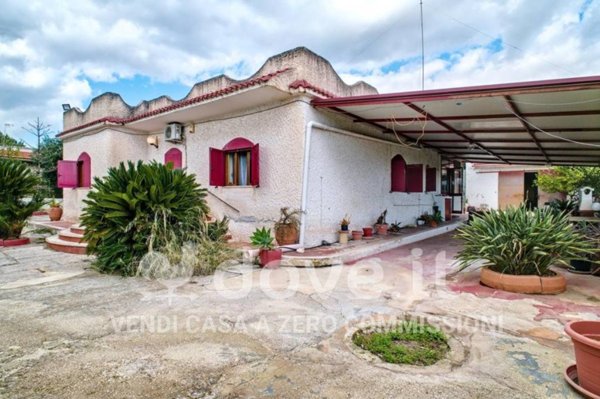 casa indipendente in vendita a Statte