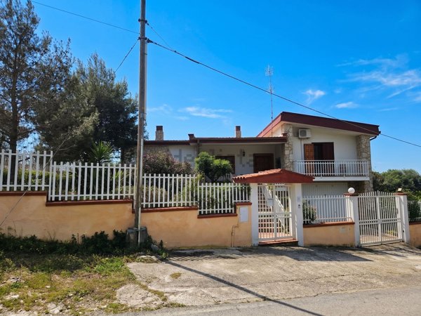 casa indipendente in vendita a Statte