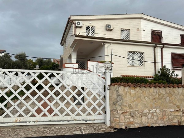 casa indipendente in vendita a Statte