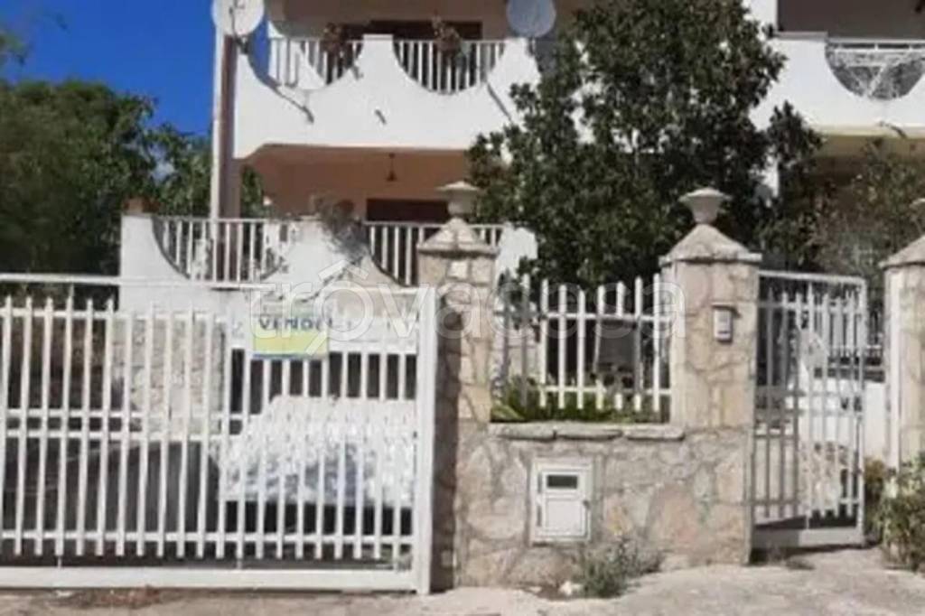 casa indipendente in vendita a Statte