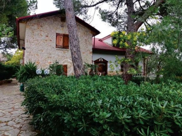 casa indipendente in vendita a Statte