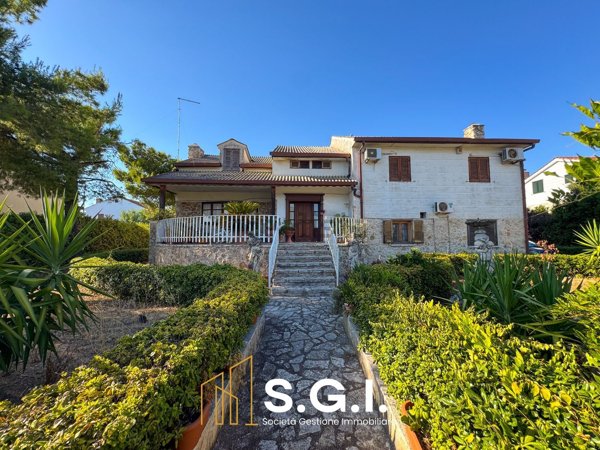 casa indipendente in vendita a Statte