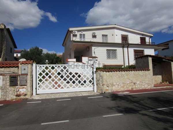 casa indipendente in vendita a Statte