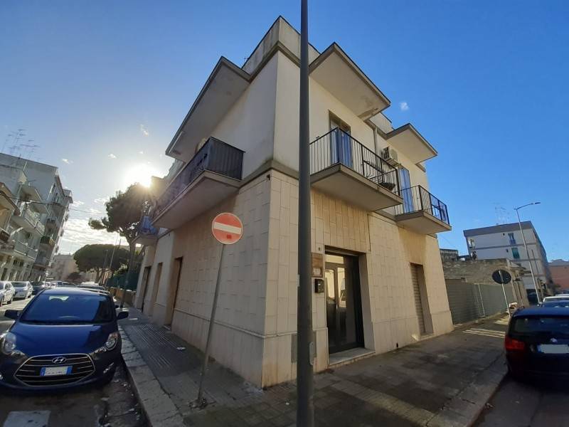 casa indipendente in vendita a Brindisi in zona Cappuccini