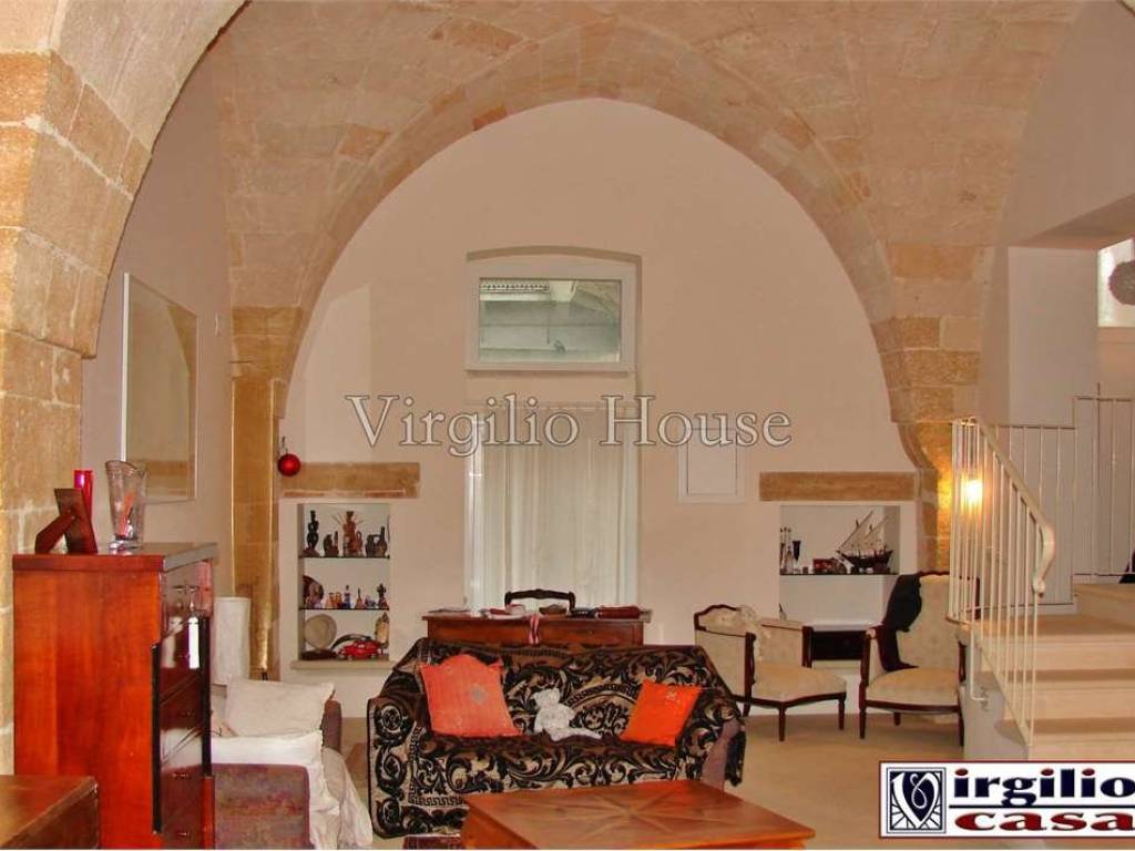 casa indipendente in vendita a Brindisi in zona Centro Città