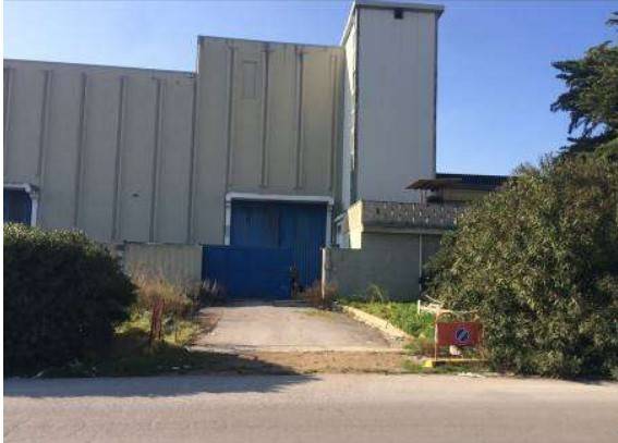 locale commerciale in vendita a Brindisi in zona Perrino