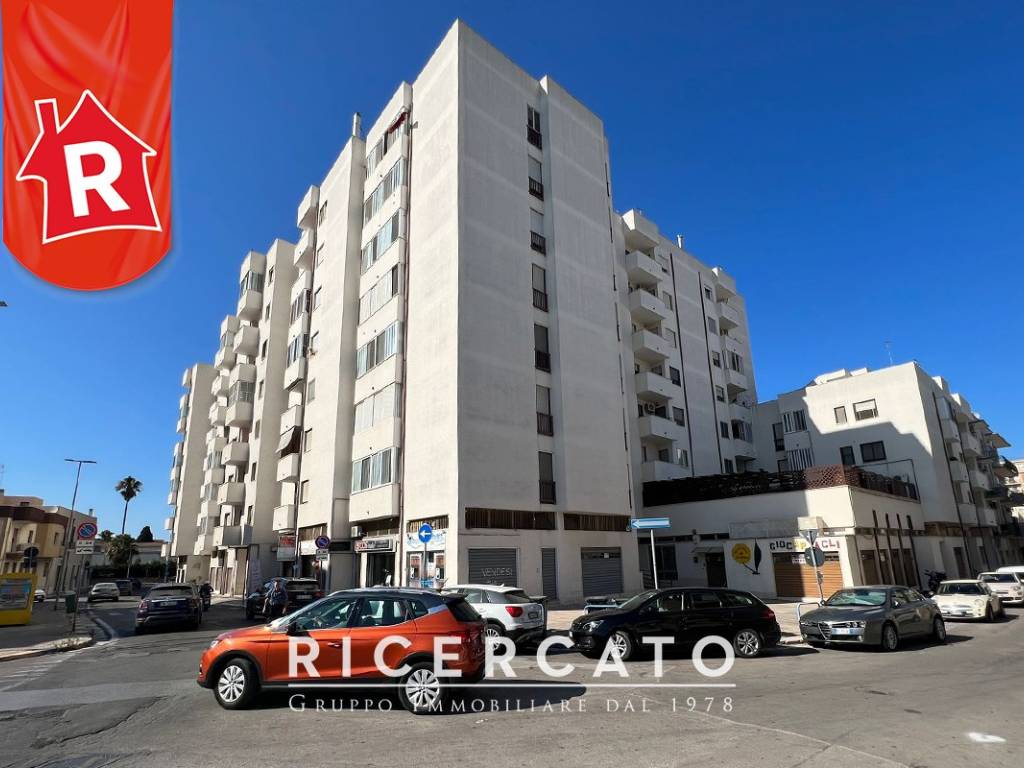 negozio in vendita a Brindisi in zona Centro Città