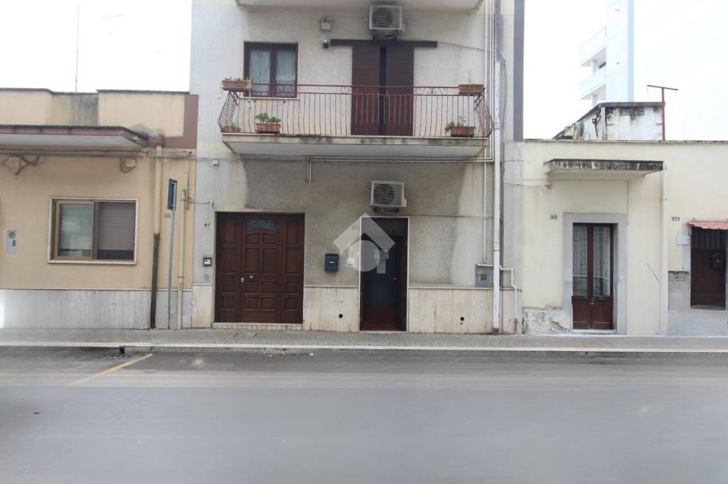 casa indipendente in vendita a Brindisi in zona Cappuccini