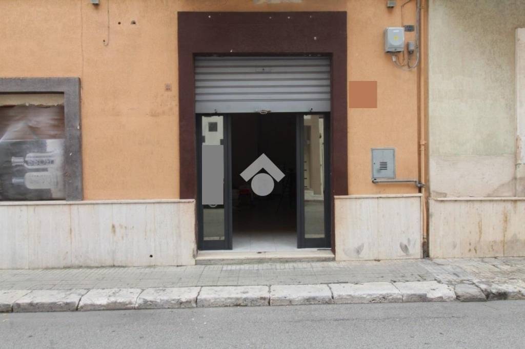 locale commerciale in vendita a Brindisi in zona Cappuccini