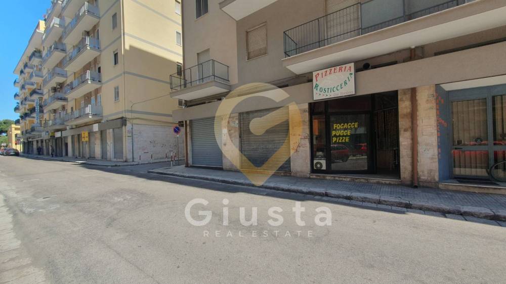 locale commerciale in vendita a Brindisi in zona Commenda