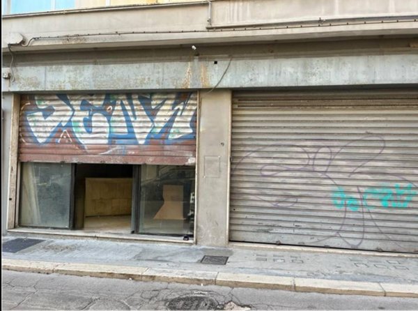 negozio in vendita a Brindisi in zona Centro Città