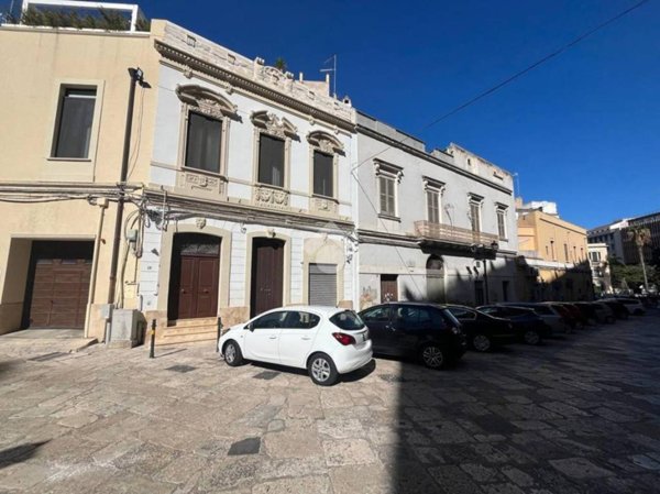 casa indipendente in vendita a Brindisi in zona Centro Città