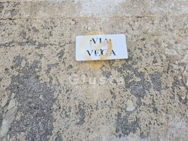 casa indipendente in vendita a Brindisi in zona Centro Città