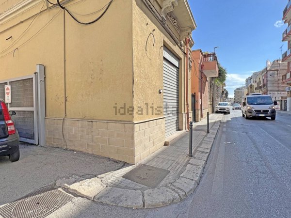 locale commerciale in vendita a Brindisi