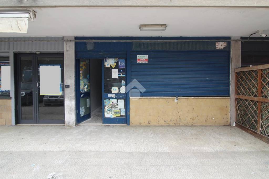 negozio in vendita a Brindisi in zona Sant'Elia