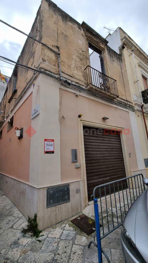 casa indipendente in vendita a Brindisi in zona Centro Città