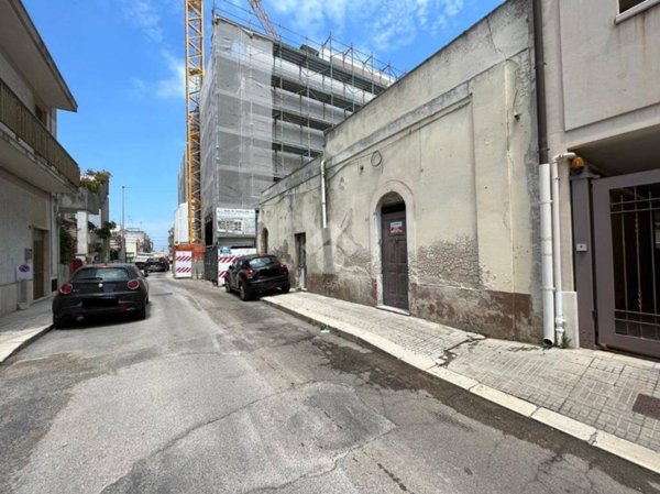 casa indipendente in vendita a Brindisi in zona Cappuccini