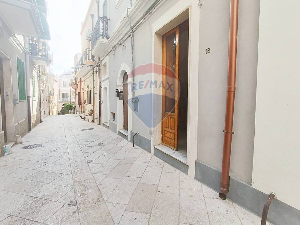casa indipendente in vendita a Brindisi in zona Centro Città