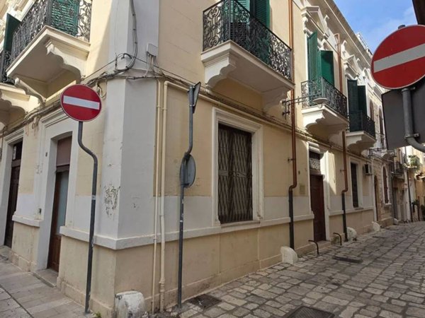 ufficio in vendita a Brindisi in zona Commenda
