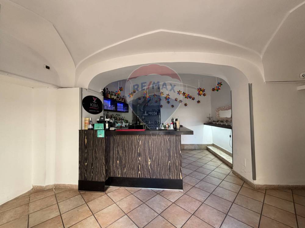 negozio in vendita a Brindisi in zona Centro Città