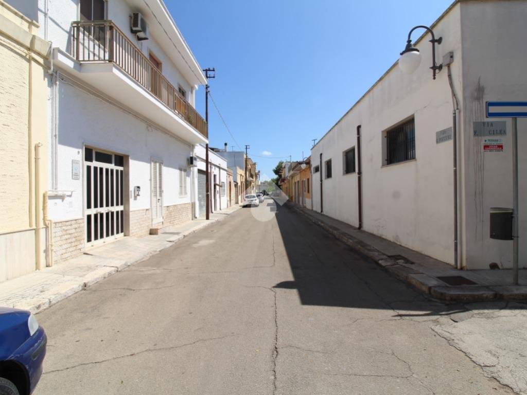 negozio in vendita a Brindisi in zona Tuturano