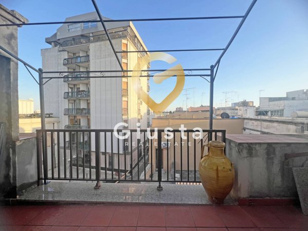casa indipendente in vendita a Brindisi in zona Centro Città