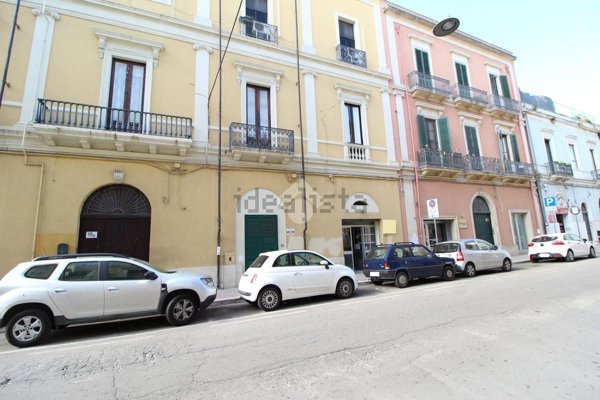 locale commerciale in vendita a Brindisi in zona Centro Città