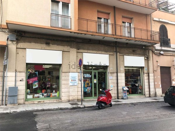 locale commerciale in vendita a Brindisi in zona Centro Città