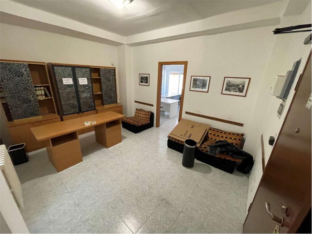 ufficio in vendita a Brindisi in zona Centro Città
